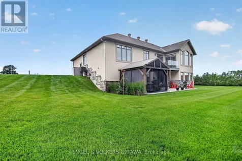 100 Lake Trail Road Ottawa ON K4P 2G2