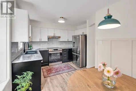10 Hintonburg Place Ottawa ON K1Y 4W6