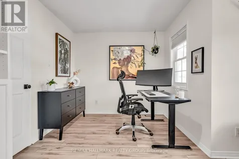 10 Hintonburg Place Ottawa ON K1Y 4W6