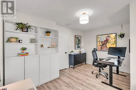 10 Hintonburg Place Ottawa ON K1Y 4W6