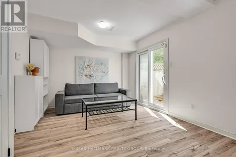 10 Hintonburg Place Ottawa ON K1Y 4W6