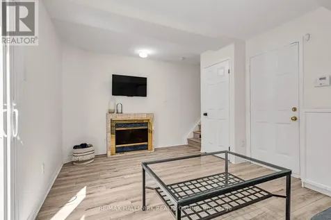 10 Hintonburg Place Ottawa ON K1Y 4W6