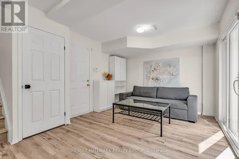 10 Hintonburg Place Ottawa ON K1Y 4W6