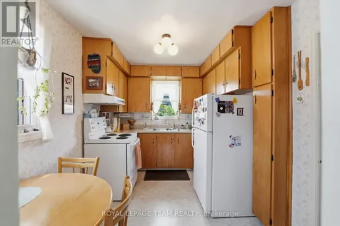 84 Rita Avenue Ottawa ON K2G 2H1