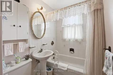 84 Rita Avenue Ottawa ON K2G 2H1