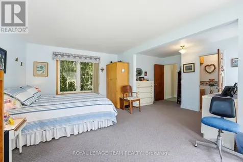 84 Rita Avenue Ottawa ON K2G 2H1