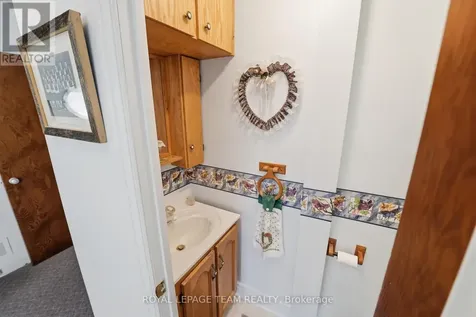 84 Rita Avenue Ottawa ON K2G 2H1