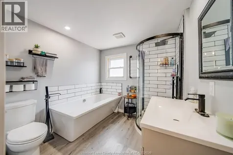 31 Forhan Street Wallaceburg ON N8A 3S4