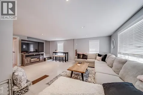 31 Forhan Street Wallaceburg ON N8A 3S4