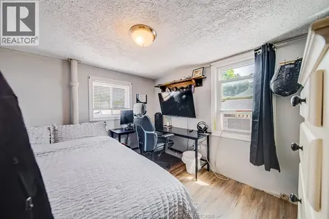 31 Forhan Street Wallaceburg ON N8A 3S4