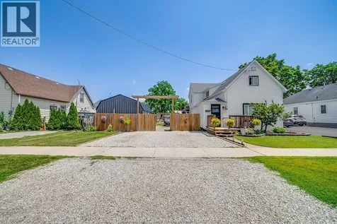 31 Forhan Street Wallaceburg ON N8A 3S4