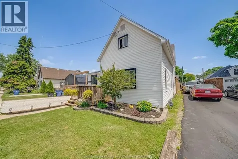 31 Forhan Street Wallaceburg ON N8A 3S4