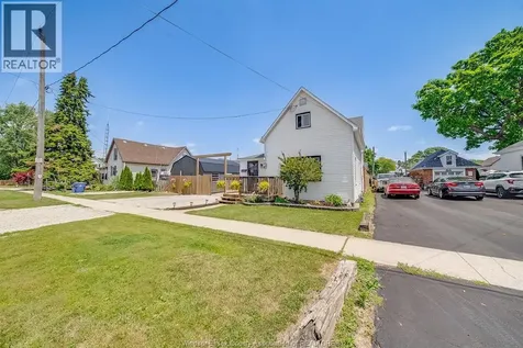 31 Forhan Street Wallaceburg ON N8A 3S4