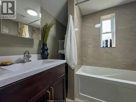 1720 Marentette Avenue Windsor ON N8X 4E6