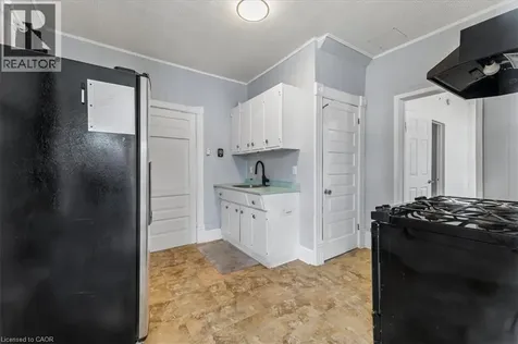 74 Erie Avenue Brantford ON N3S 2E9