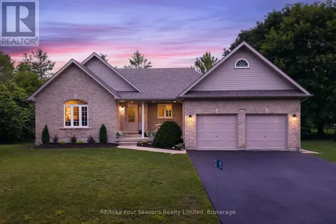 25 Kelley Crescent Wasaga Beach ON L9Z 1J3