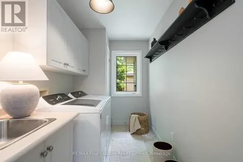 25 Kelley Crescent Wasaga Beach ON L9Z 1J3