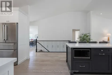 25 Kelley Crescent Wasaga Beach ON L9Z 1J3