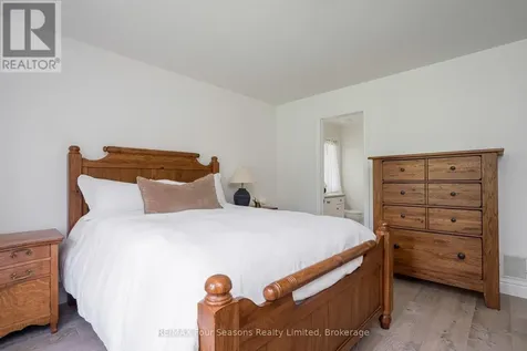 25 Kelley Crescent Wasaga Beach ON L9Z 1J3