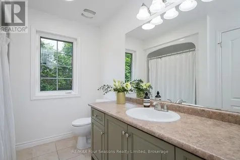 25 Kelley Crescent Wasaga Beach ON L9Z 1J3