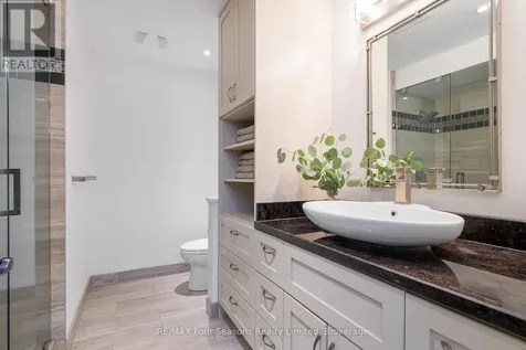 25 Kelley Crescent Wasaga Beach ON L9Z 1J3