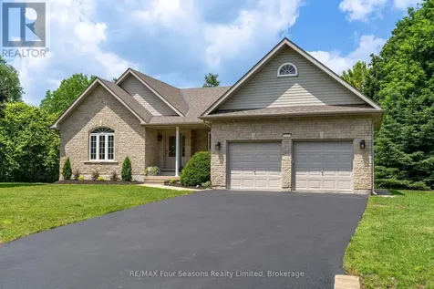 25 Kelley Crescent Wasaga Beach ON L9Z 1J3