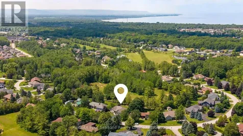 25 Kelley Crescent Wasaga Beach ON L9Z 1J3