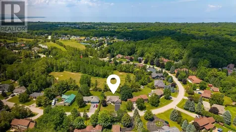 25 Kelley Crescent Wasaga Beach ON L9Z 1J3