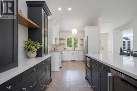 25 Kelley Crescent Wasaga Beach ON L9Z 1J3