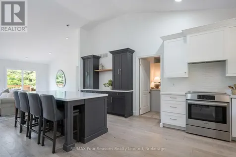 25 Kelley Crescent Wasaga Beach ON L9Z 1J3