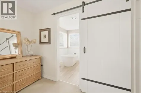 207 Valridge Drive Ancaster ON L9G 4Y4