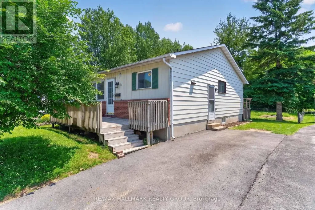 110 Glamorgan Drive Ottawa ON K2L 1R4