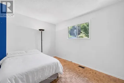 110 Glamorgan Drive Ottawa ON K2L 1R4