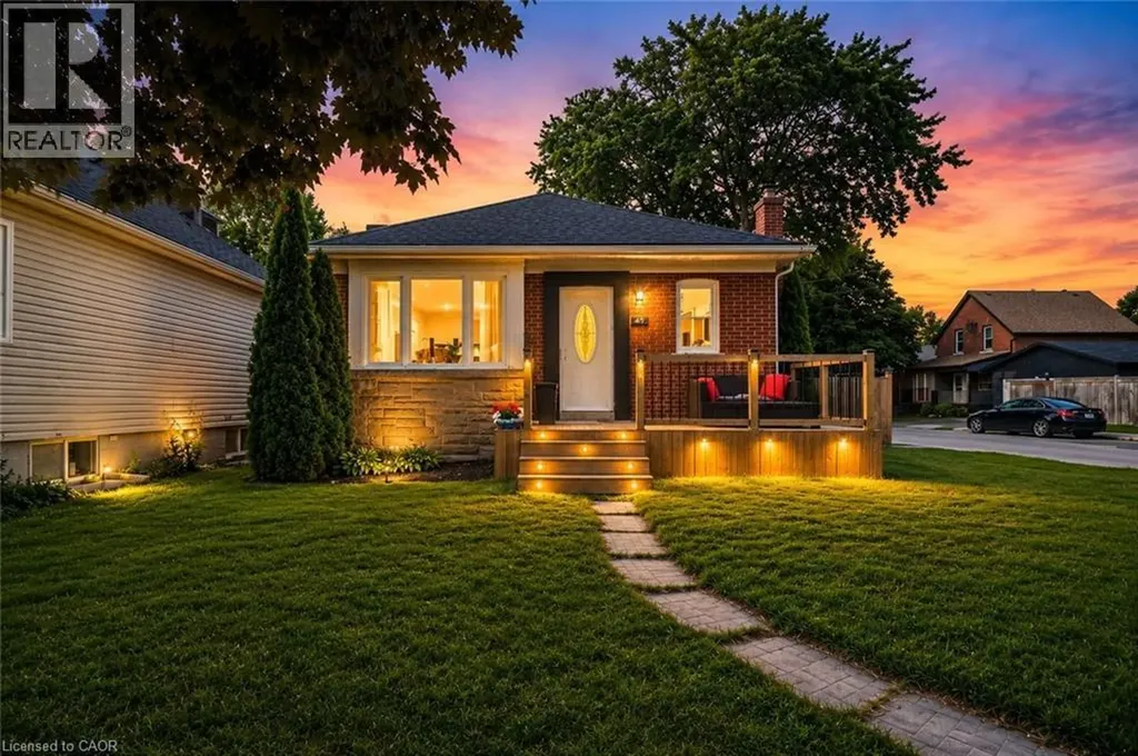 47 Brucedale Avenue East Hamilton ON L9A 1N1