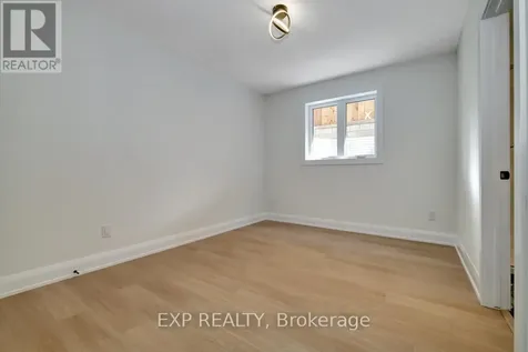 533 Broadhead Avenue Ottawa ON K1Z 5R9