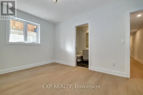 533 Broadhead Avenue Ottawa ON K1Z 5R9