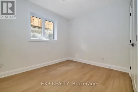 533 Broadhead Avenue Ottawa ON K1Z 5R9