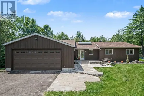 105 Ironwood Court Ottawa ON K0A 1T0