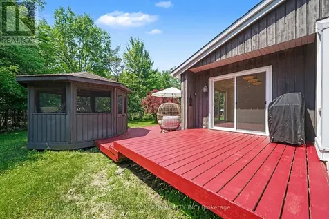 105 Ironwood Court Ottawa ON K0A 1T0