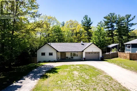 214 Desroches Trail Tiny ON L9M 0H9