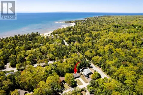 214 Desroches Trail Tiny ON L9M 0H9