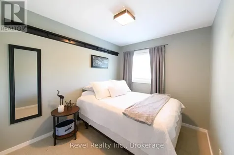 440 Oxbow Crescent West Collingwood ON L9Y 5B4
