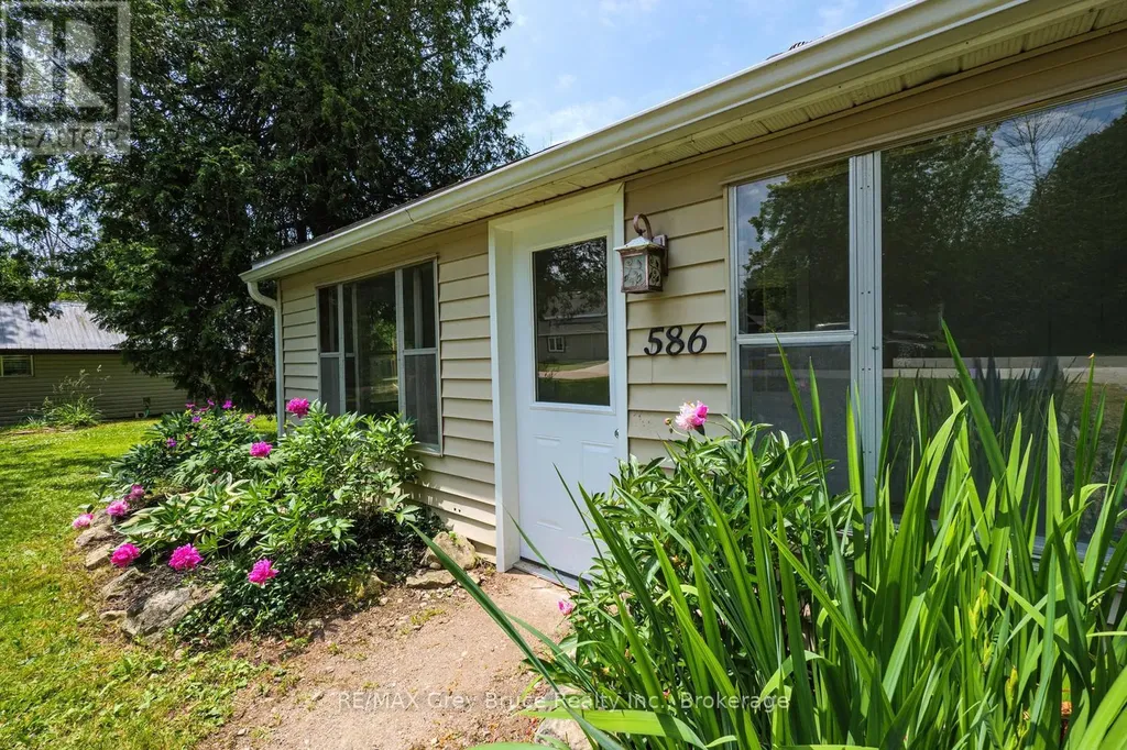 586 Dawson Street South South Bruce Peninsula ON N0H 2T0