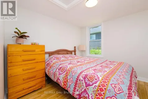 586 Dawson Street South South Bruce Peninsula ON N0H 2T0