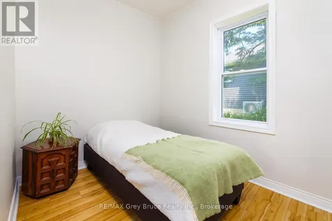 586 Dawson Street South South Bruce Peninsula ON N0H 2T0
