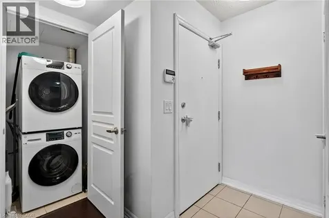1940 Ironstone Drive Burlington ON L7L 0E4