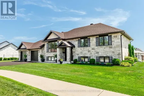 2 Mercier Avenue East Cornwall ON K6K 1S9