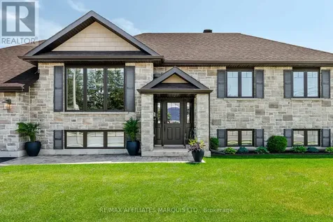 2 Mercier Avenue East Cornwall ON K6K 1S9