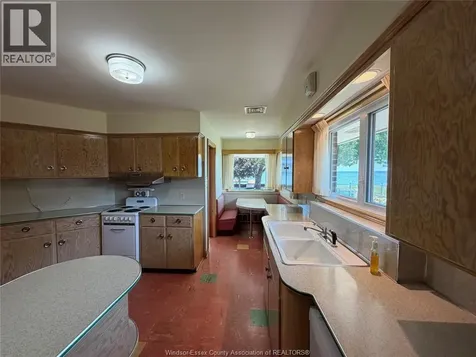 13942 Riverside Drive East Tecumseh ON N8N 1B6
