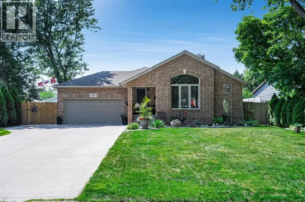 895 Malott Avenue Kingsville ON N9Y 3C3